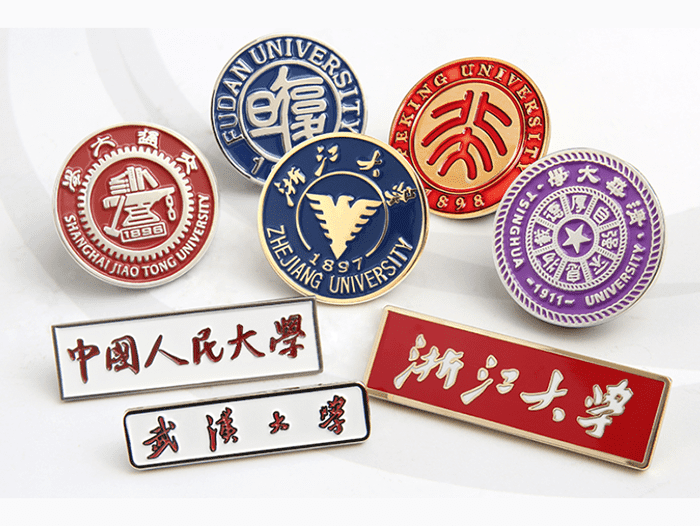 ?；胀瑢W會徽章